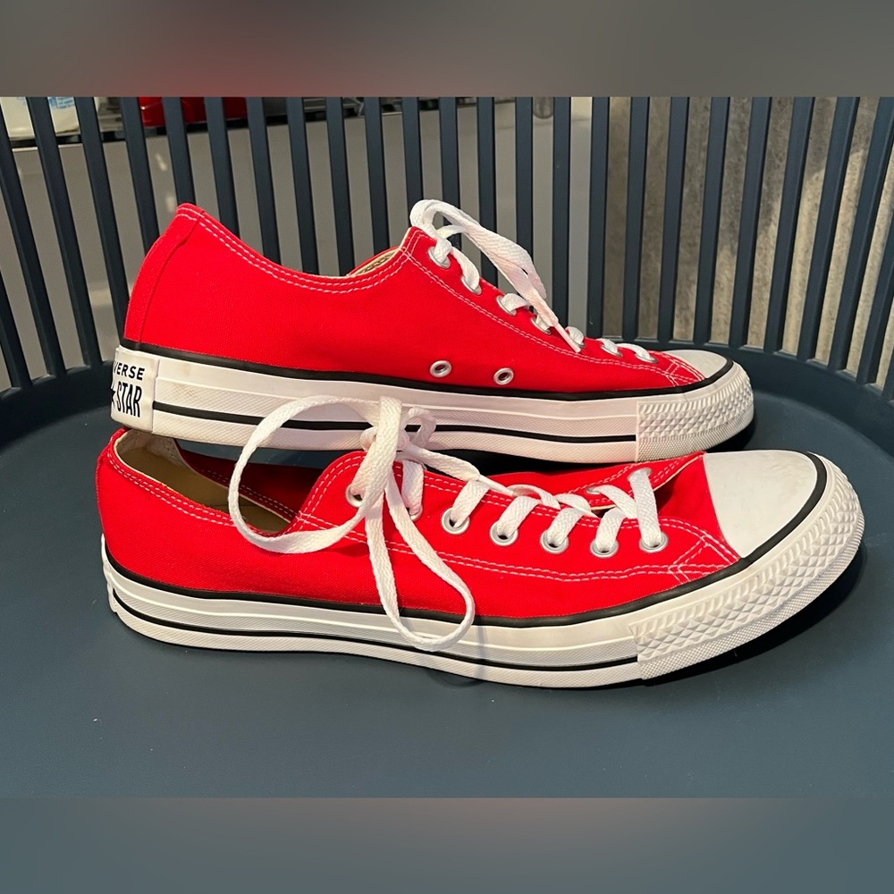 Cherry red converse All Stars As New! - Picture 4 of 8